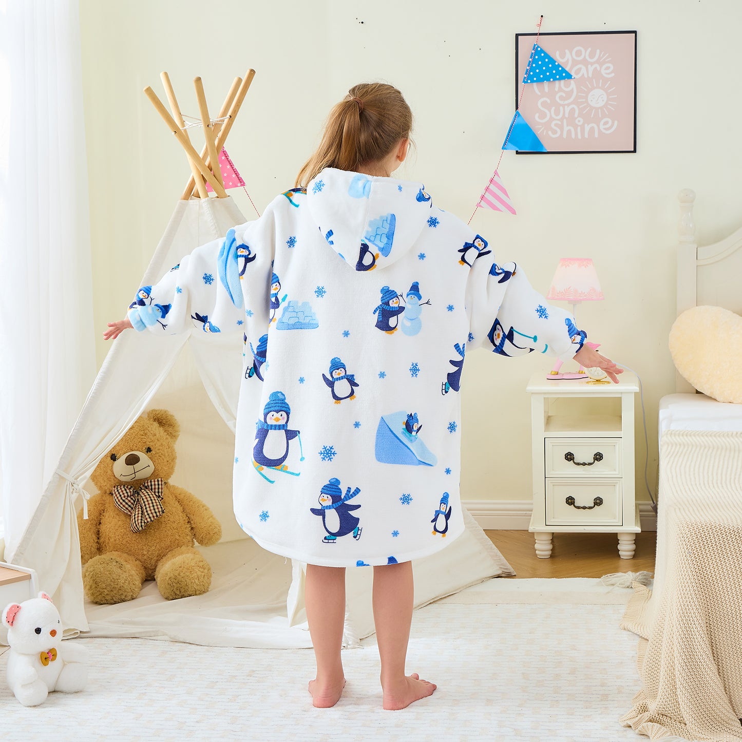 Penguin Kids Oversized Hoodie Blanket – Sherpa Lined Cosy Wear