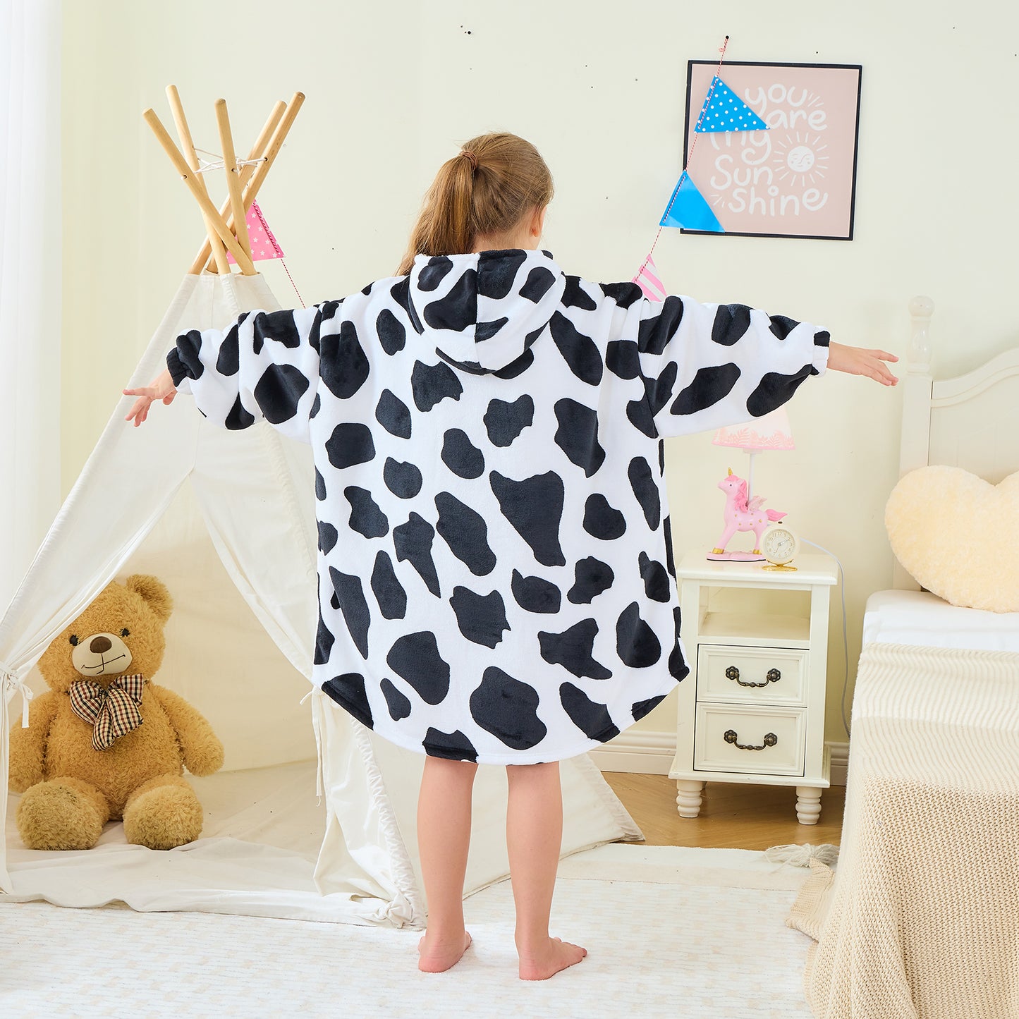 Cow Print Kids Hoodie Blanket – Oversized Sherpa Fleece Wearable Blanket