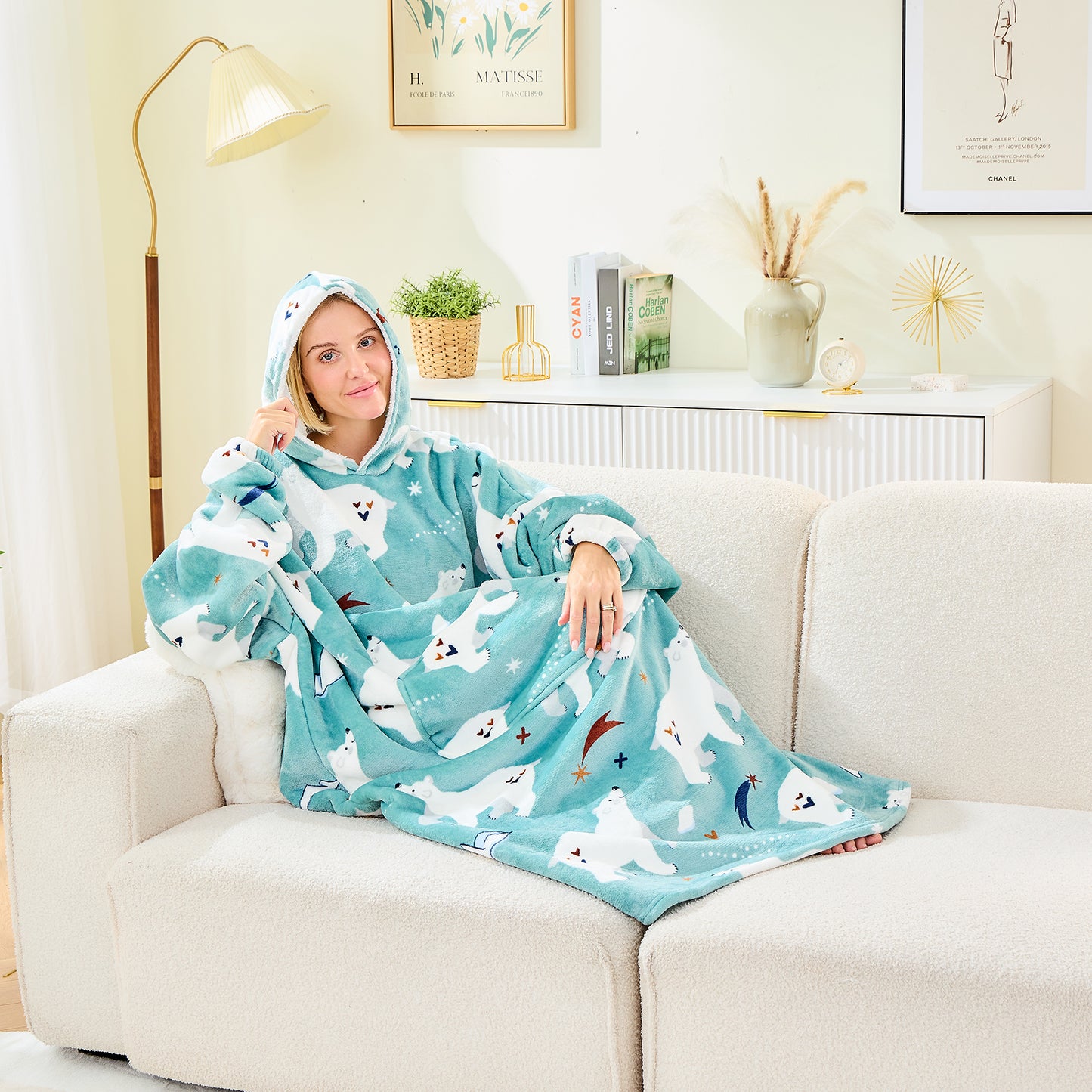 Extra Long Oversized Hoodie Blanket – Polar Bear Sherpa Fleece for Adults & Teens