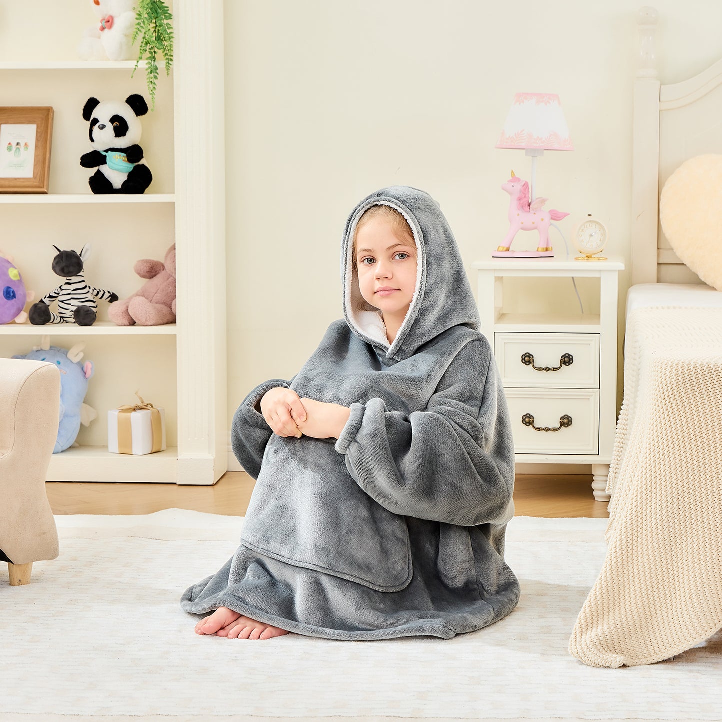 Light Grey Kids Oversized Hoodie Blanket – Sherpa Lined Wearable Blanket