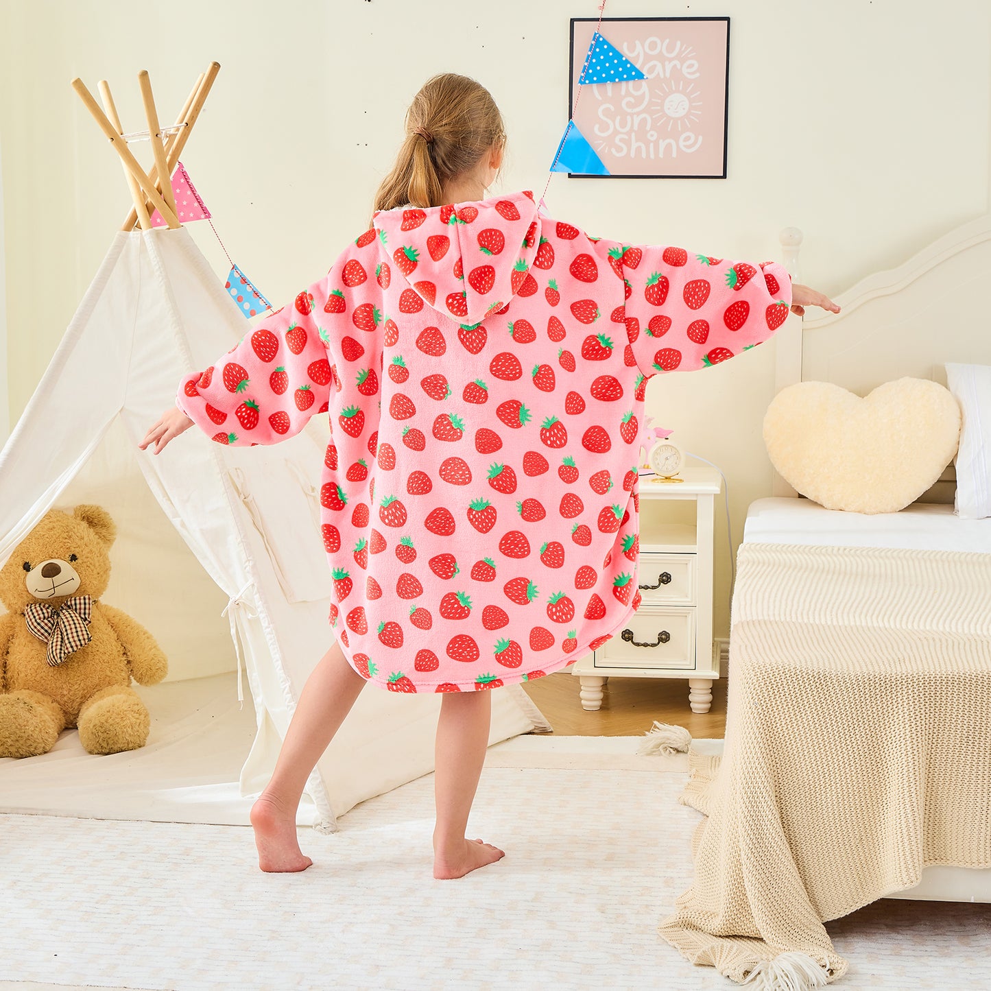 Strawberry Print Kids Oversized Hoodie Blanket – Sherpa Lined Cosy Wear