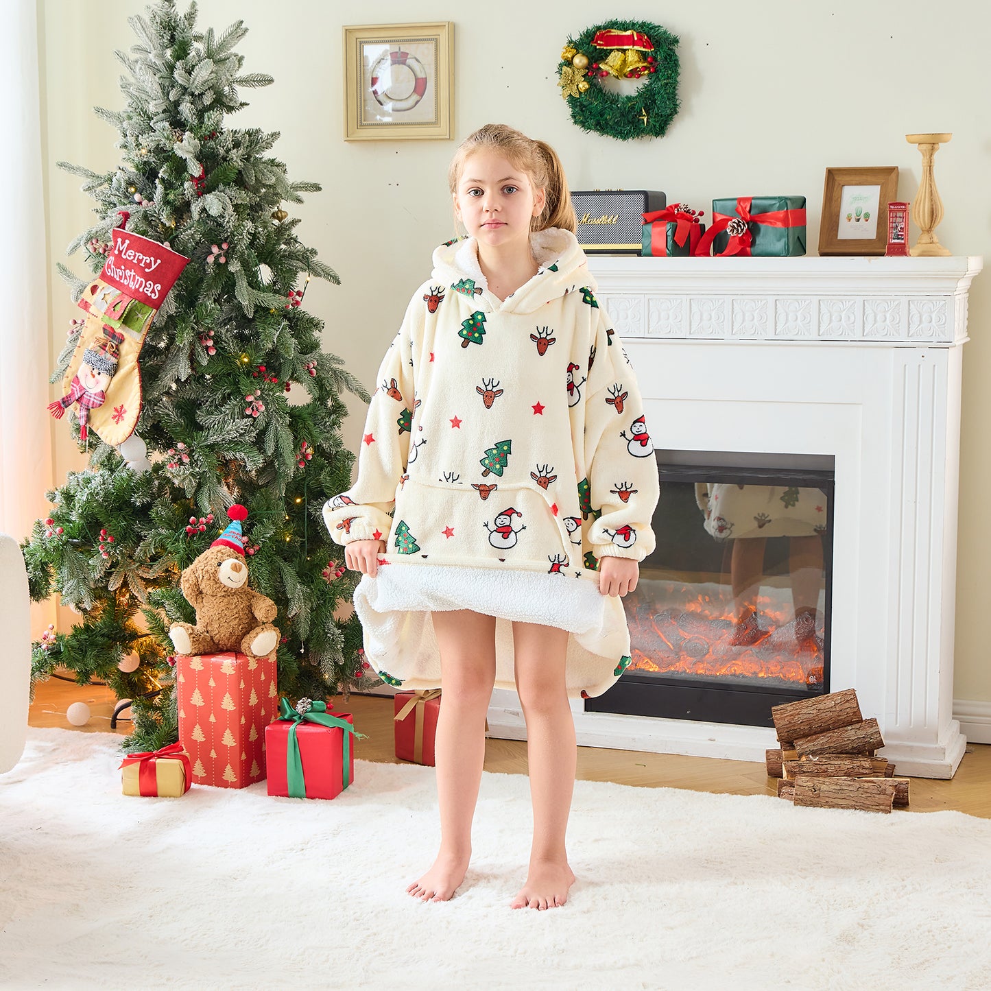 Christmas Kids Hoodie Blanket – Festive Reindeer & Tree Design