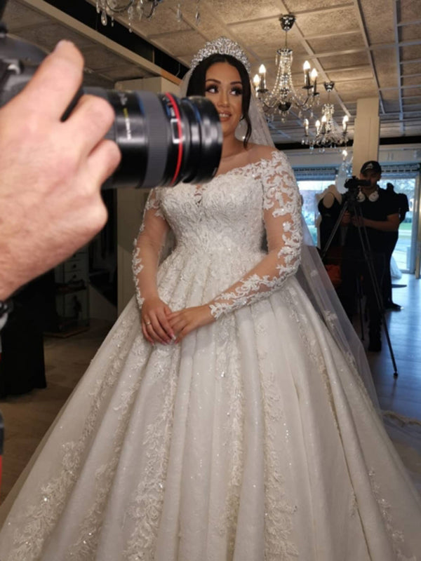 Luxury Sweetheart Long Sleeve Applique A Line Wedding Dresses